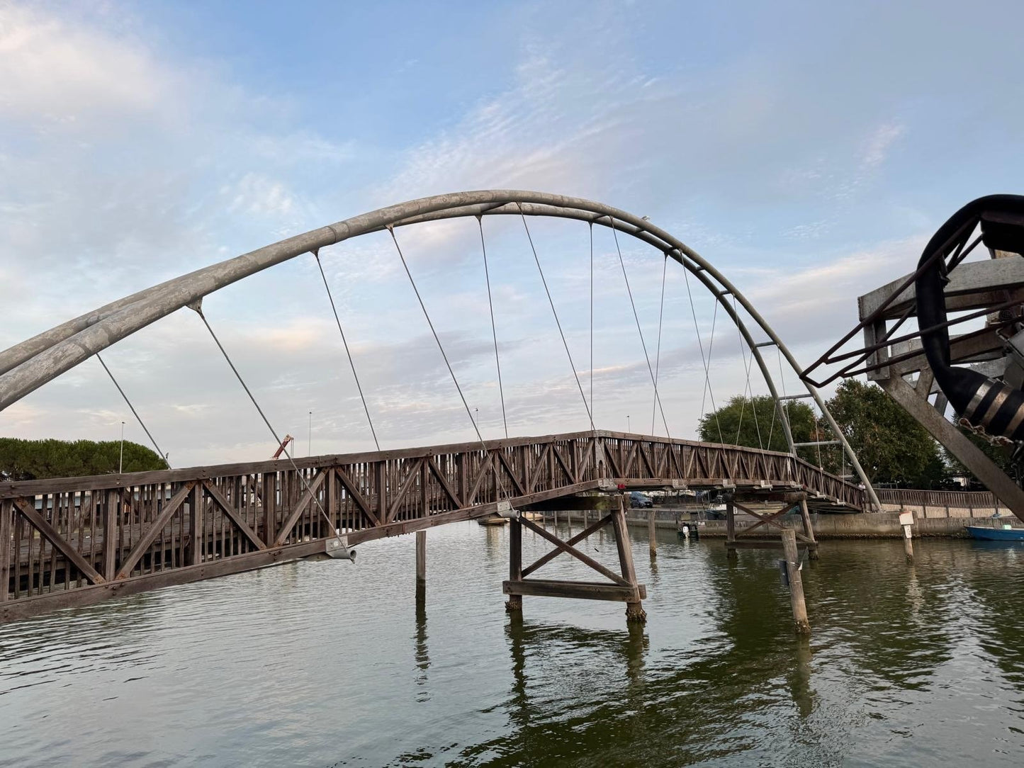 Eiserne Bogenbrücke zur Lagune von Marano – Weg zum Naturschutzgebiet Valle Canal Novo